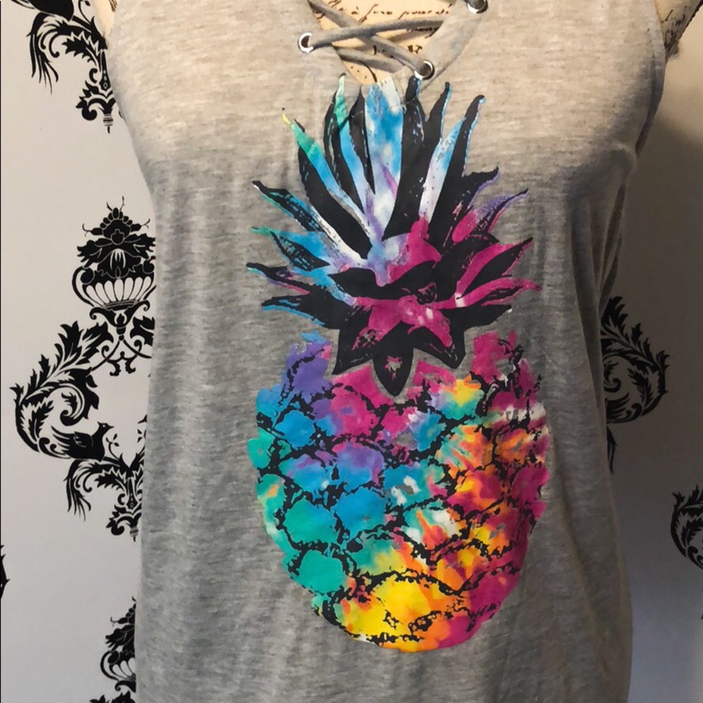 🍀 NWT! Rainbow Pineapple Tank! - Picture 4 of 9
